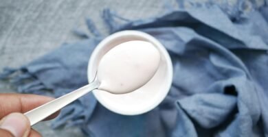 tiene lactosa el yogurt